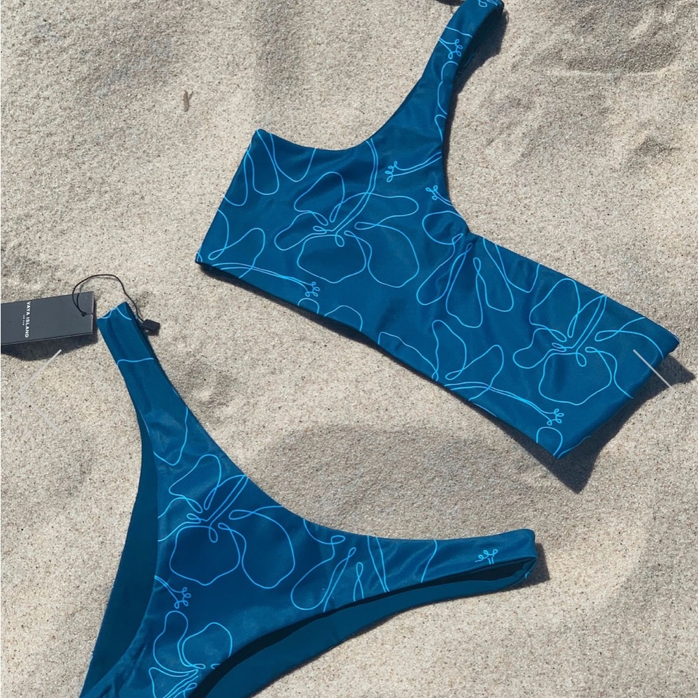 Vaya Island Cayman/Midnight Blue Reversible Bikini